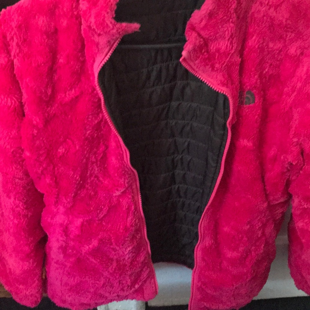 North face sweater in great condition!!!